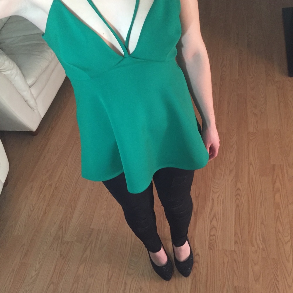 NWT✨ Express Empire Waist Green Strappy Cami Top